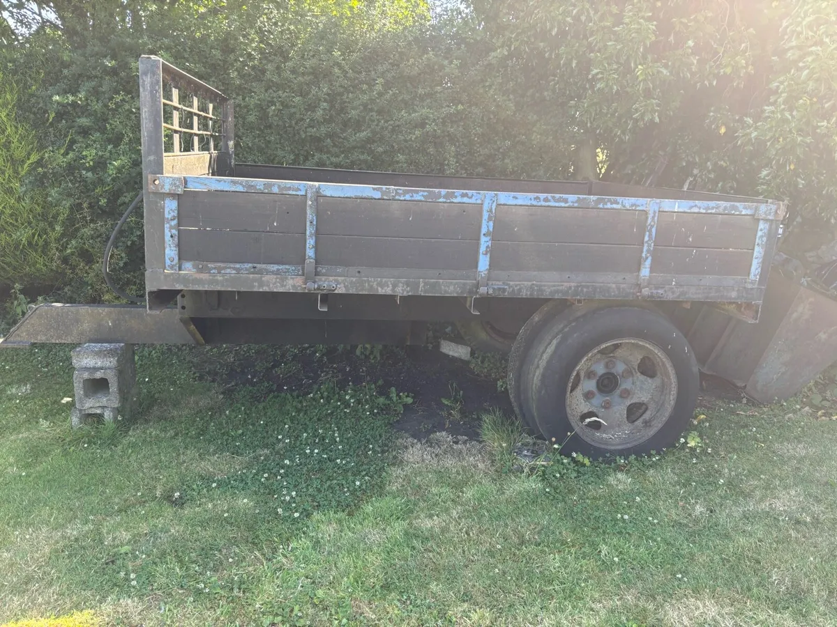 Tipping trailer - Image 2