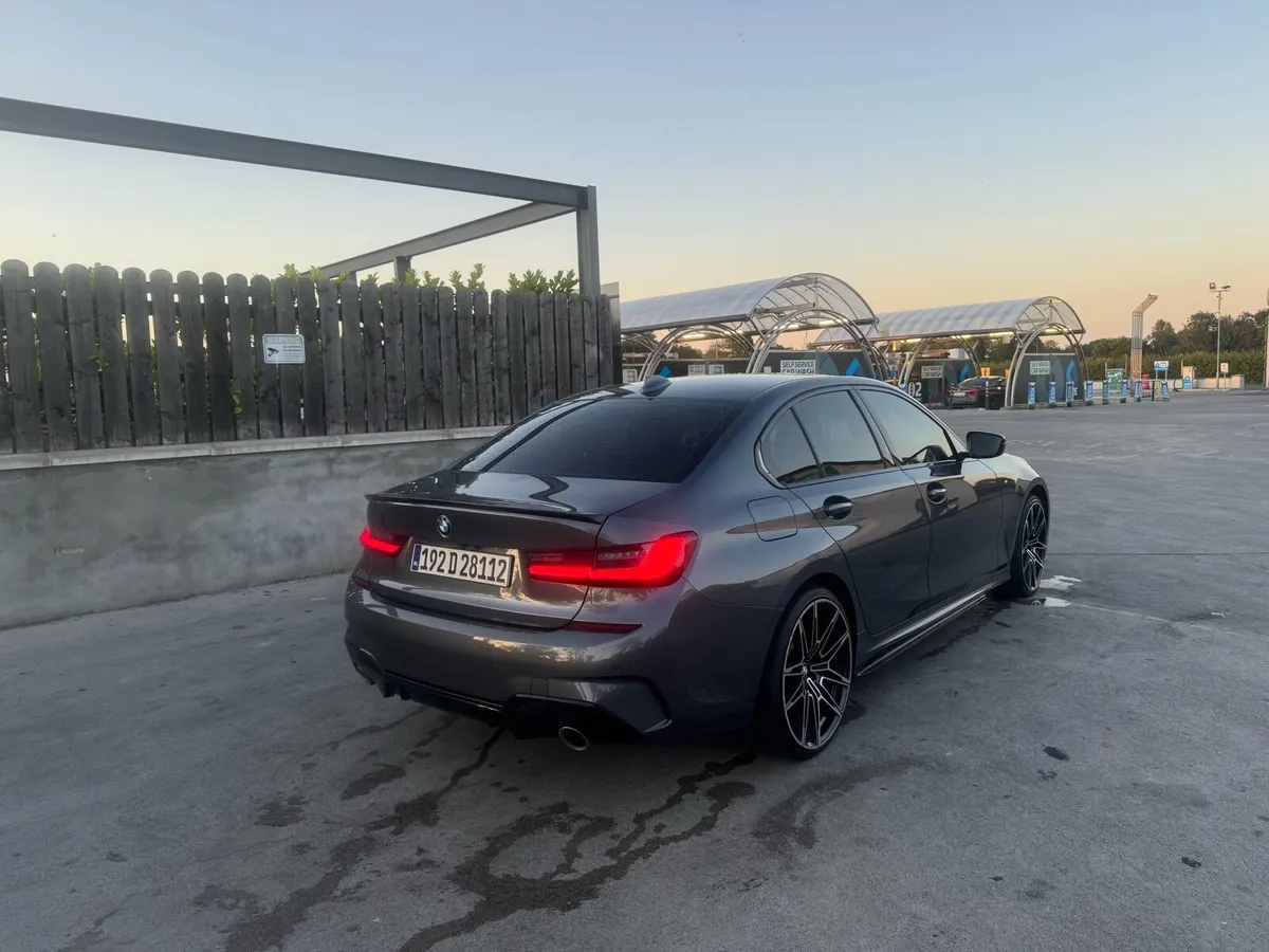BMW 330e M-Sport 2019 - Image 3