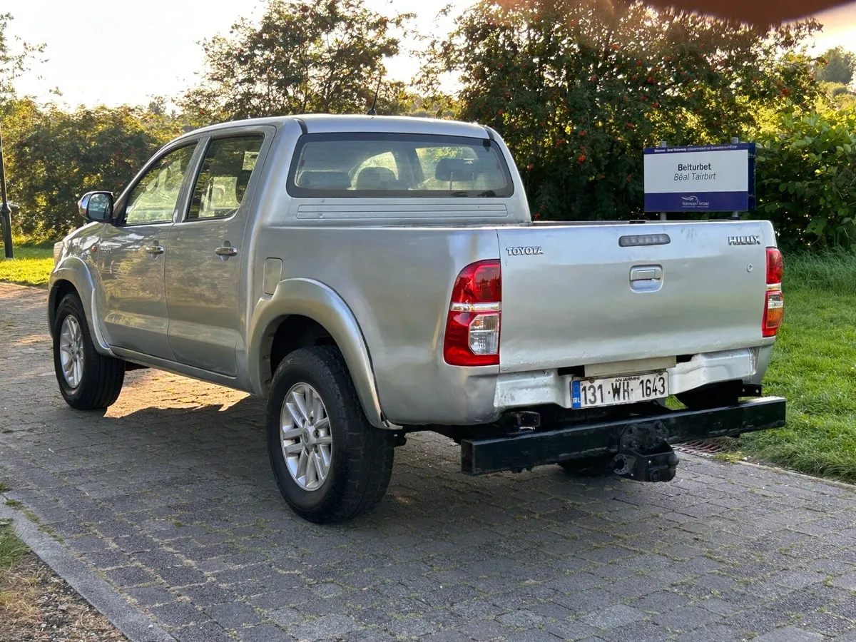 131 Toyota Hilux 2.5 New doe - Image 4