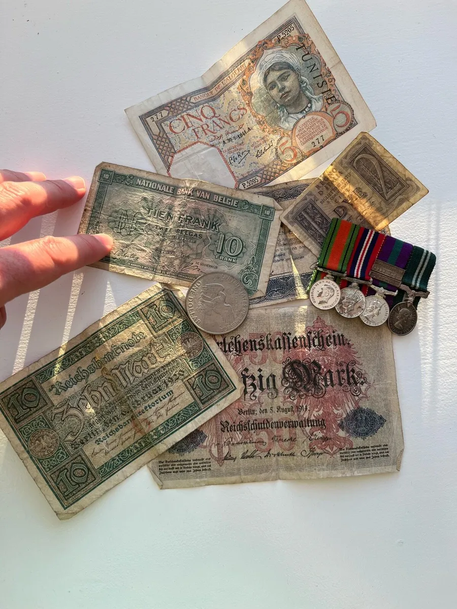 WW2 & WW1 Coins, Notes and Medals - Image 1