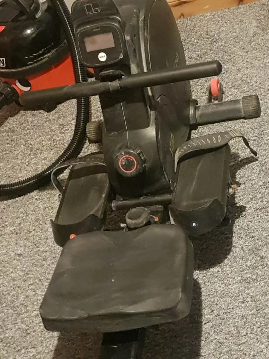 Professional rowing machine - Image 1