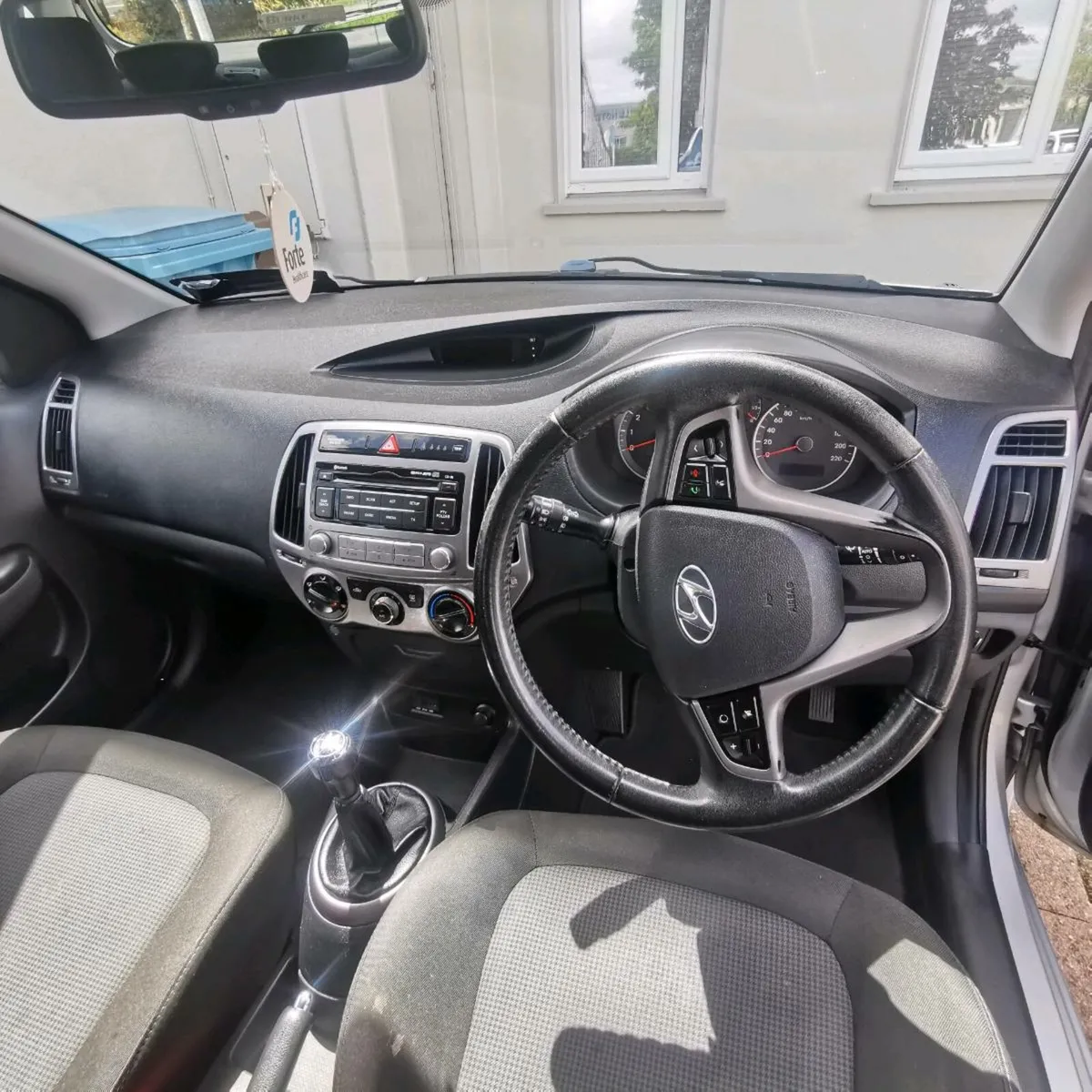 Hyundai i20 - Image 2