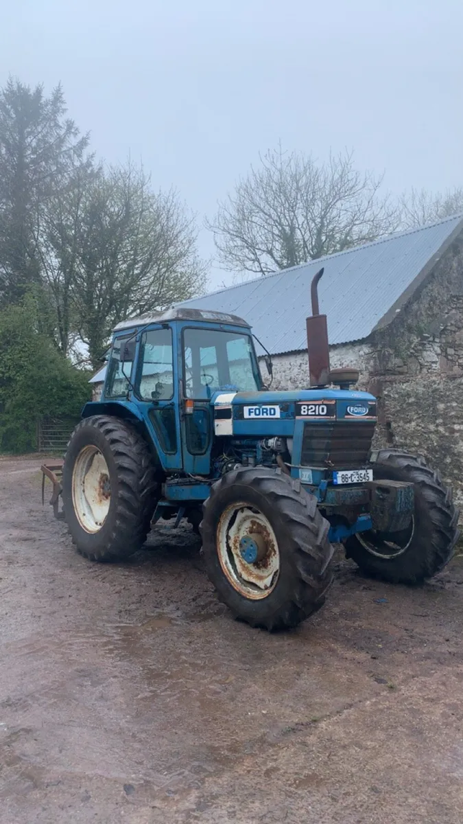Ford 8210 - Image 1