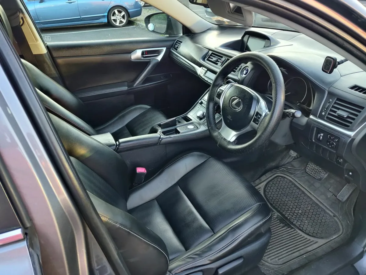 Lexus CT 2012 - Image 3