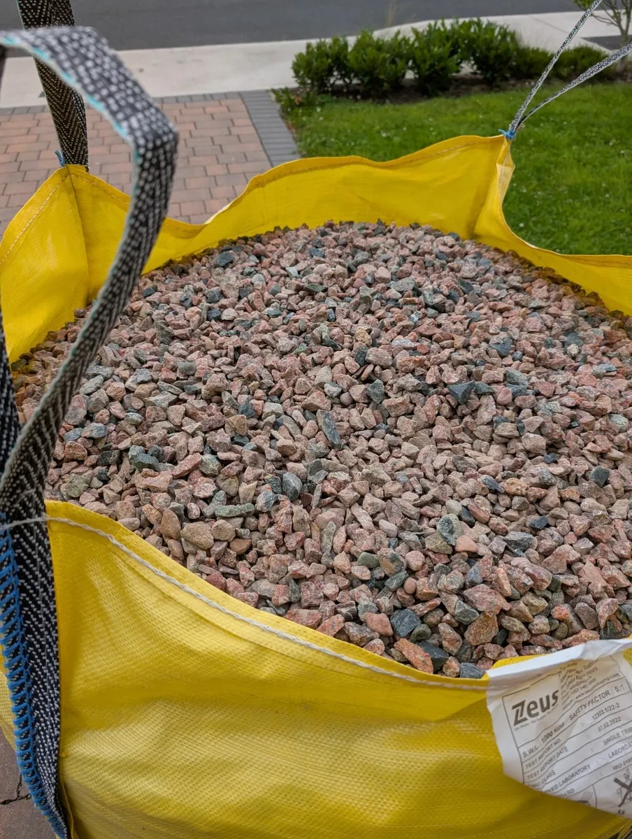 Decorative stones garden landscape - Image 2