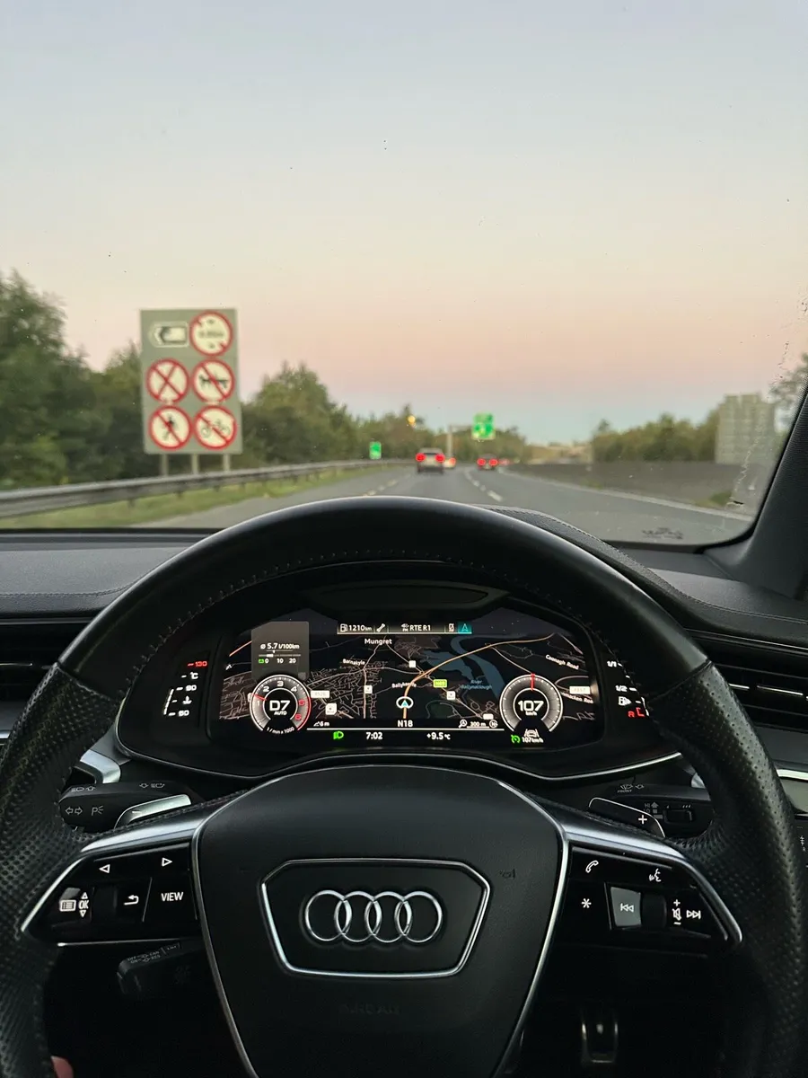 Audi A6 40TDI S-Line Black Edition styling - Image 3