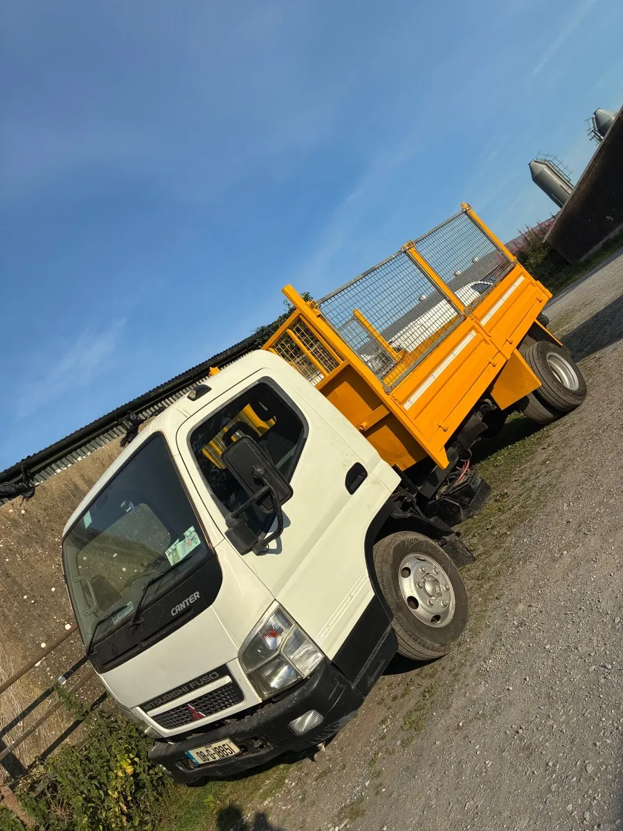 Mitsubishi canter 3.0T Tipper - Image 1