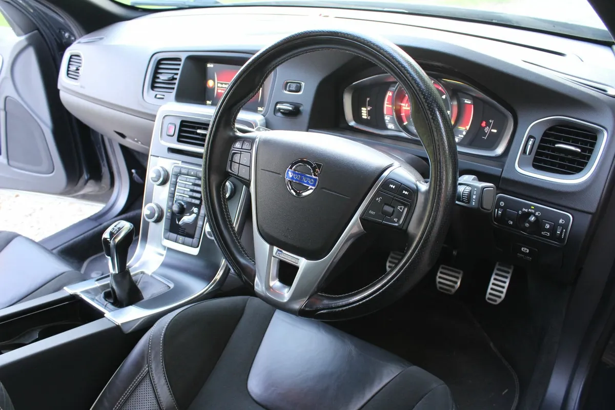 Volvo S60 R-Design 2014 - Image 3