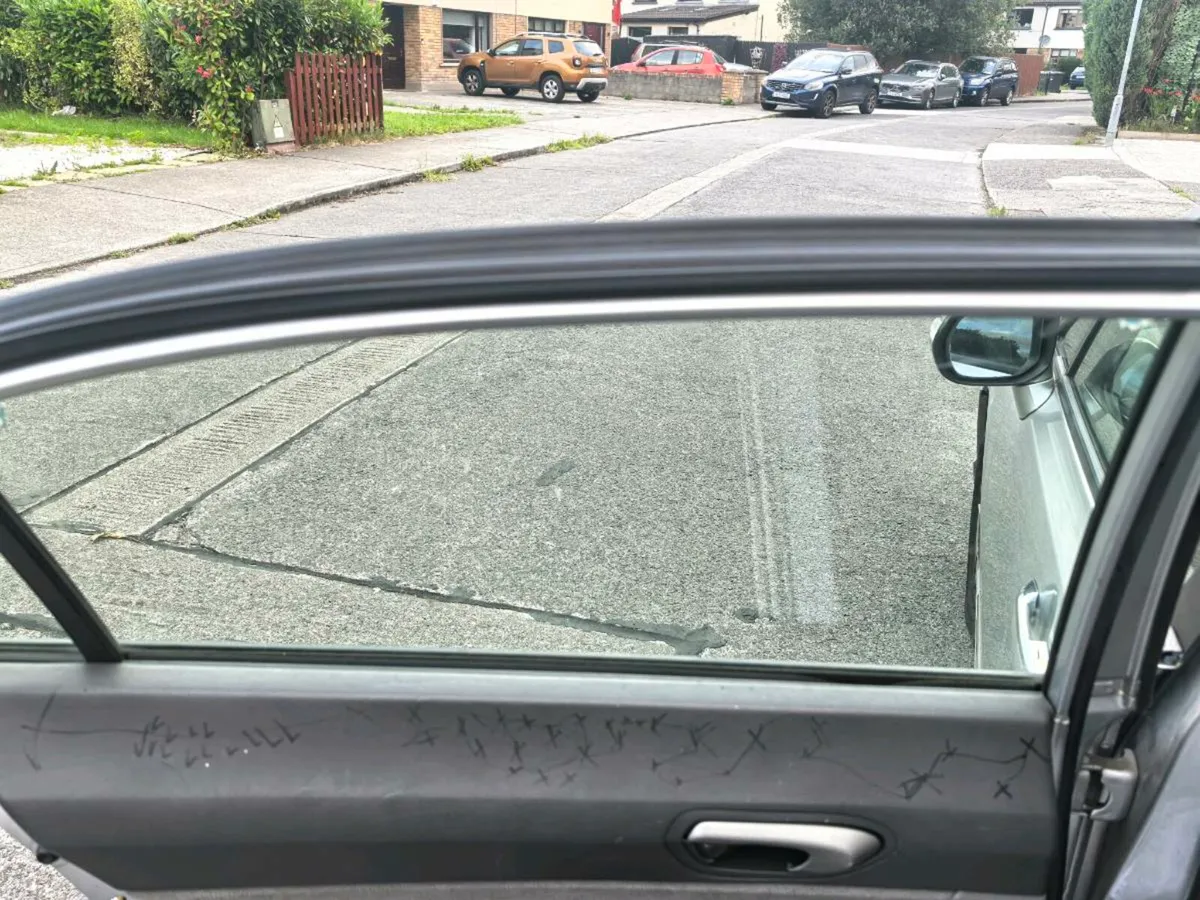 Car - Image 3