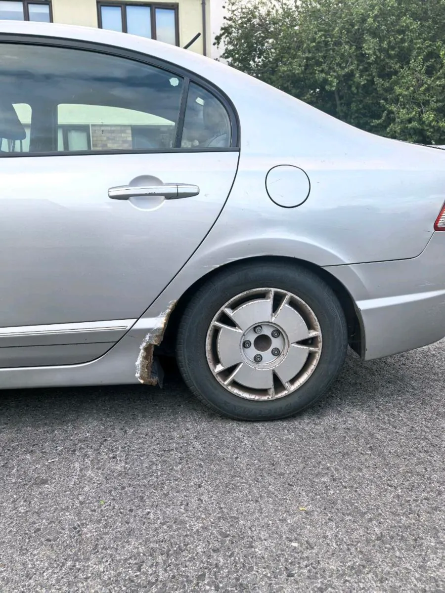 Car - Image 4