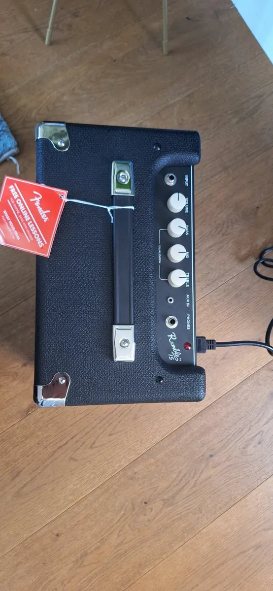 Fender rumble 15 bass amp - Image 2
