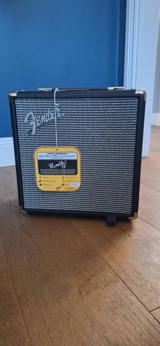 Fender rumble 15 bass amp - Image 1