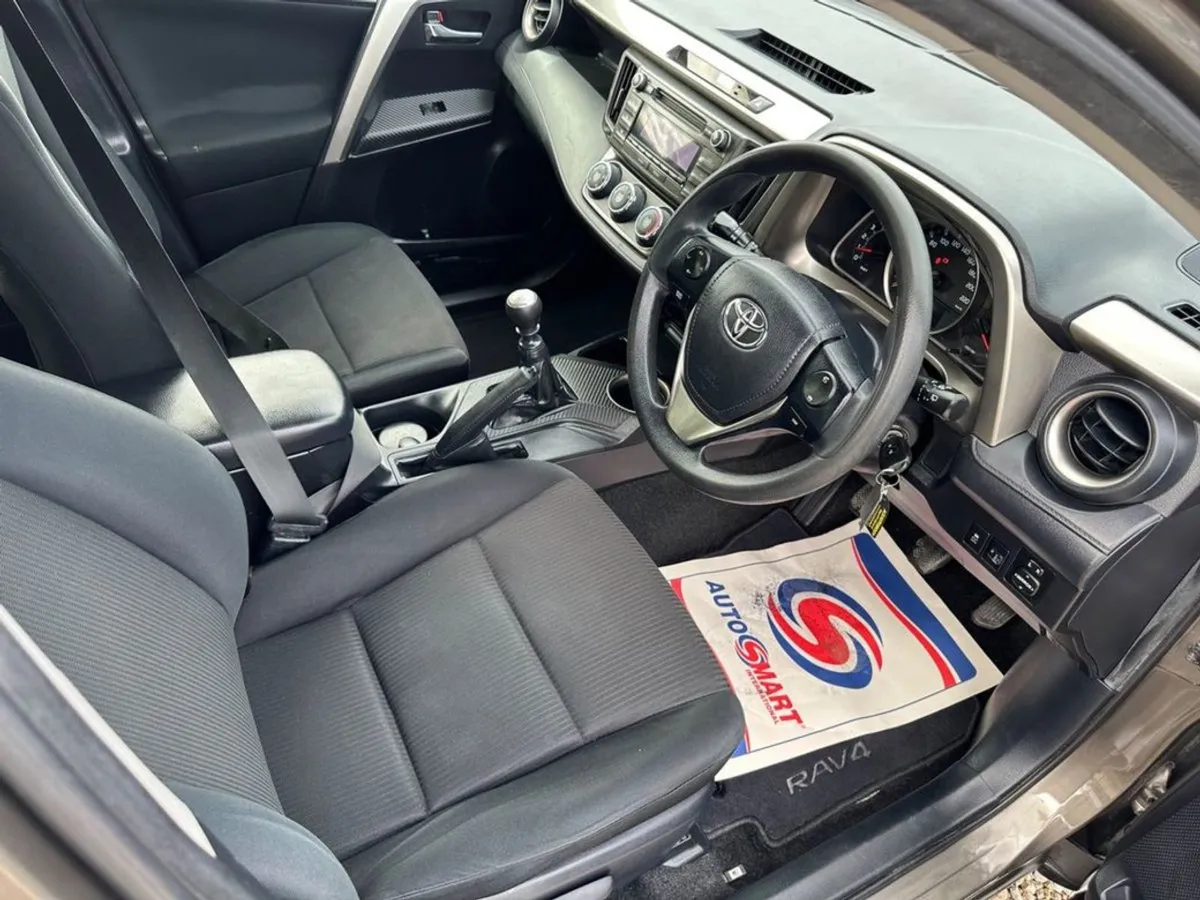 Toyota Rav4 Rav4 2.0d4d Aura 2WD 4DR - Image 2