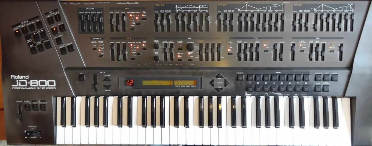 Roland JD-800 Synthesizer - Image 3