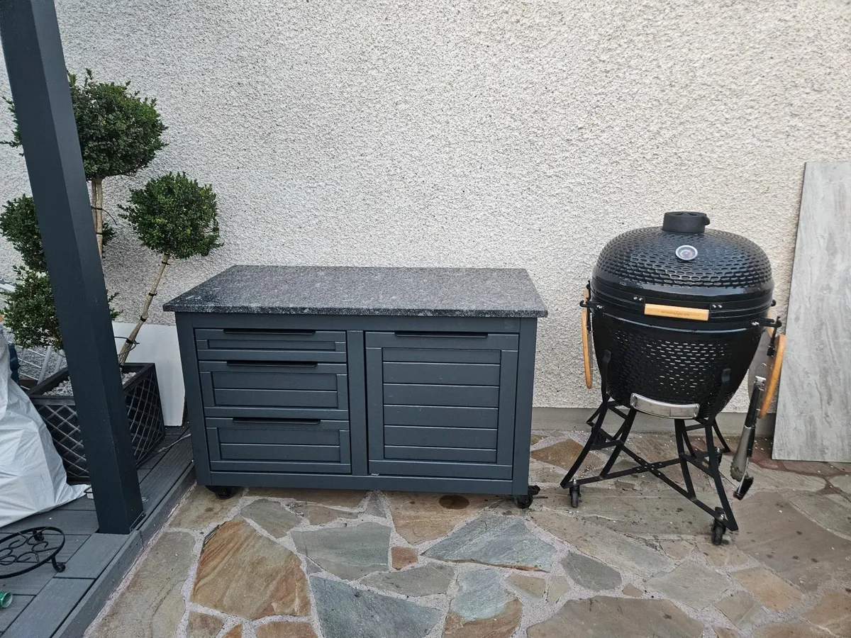 Kamado table - Image 1