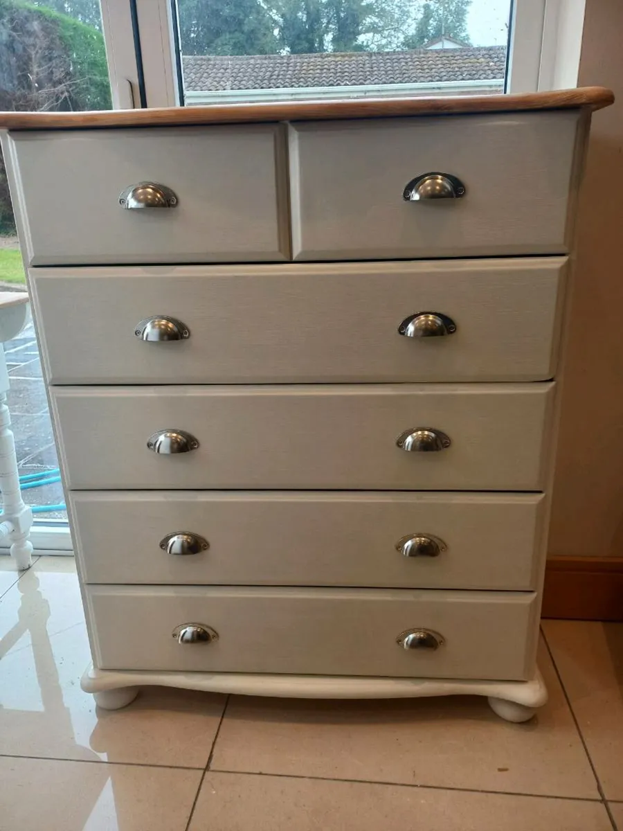 Chest of drawers - Image 1