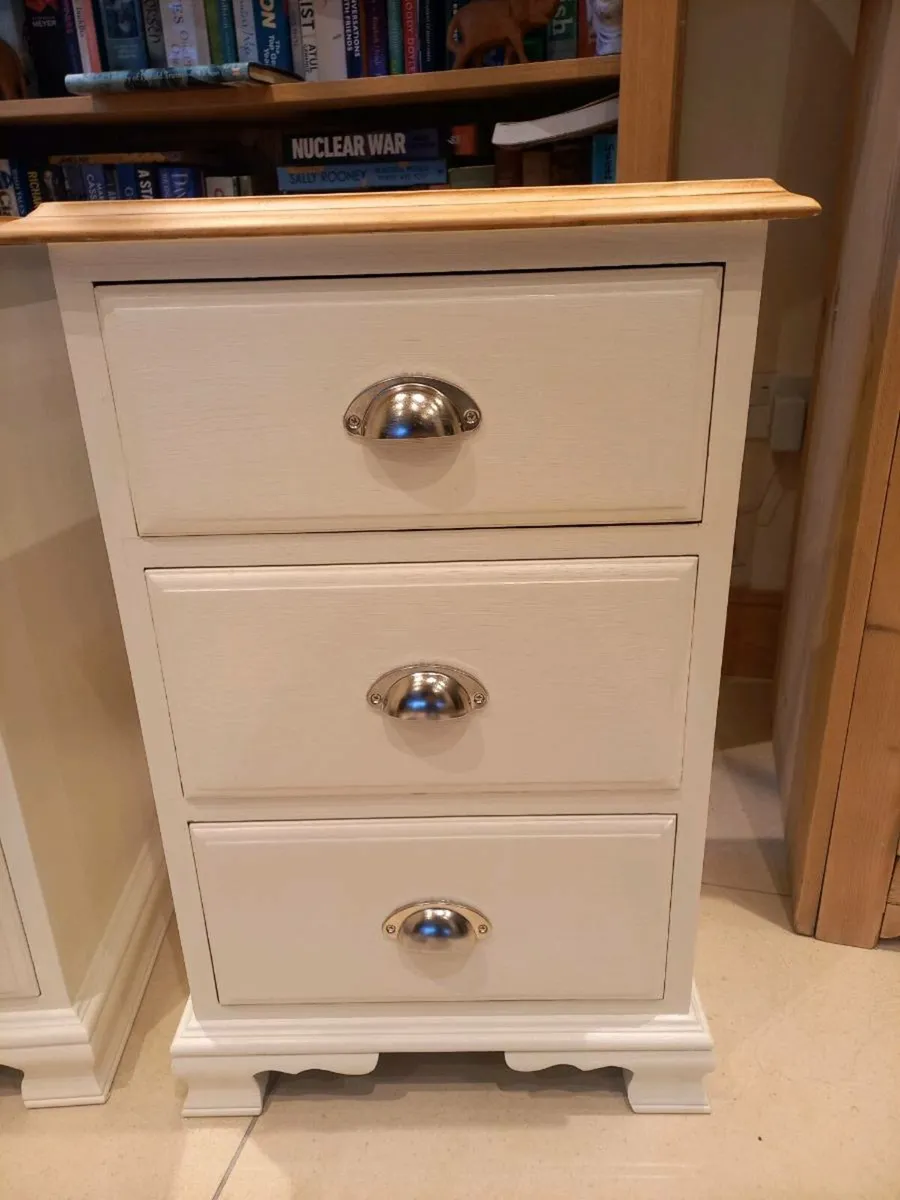 2 matching Lockers - Image 2
