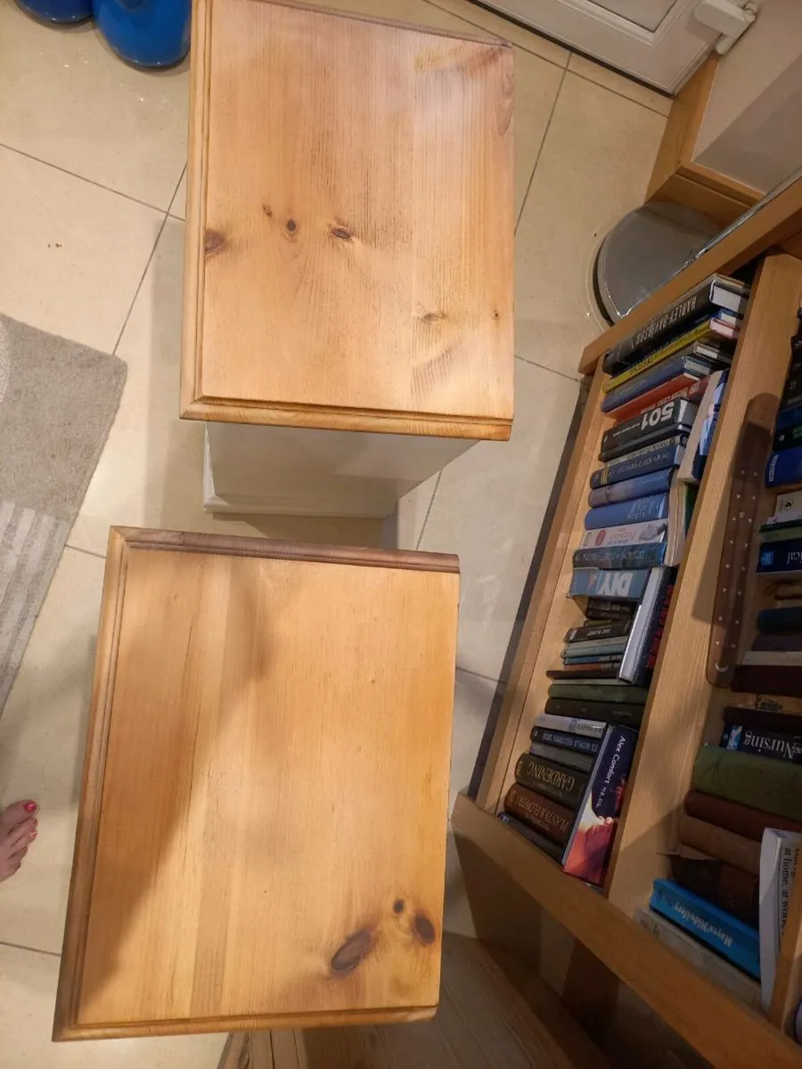 2 matching Lockers - Image 3