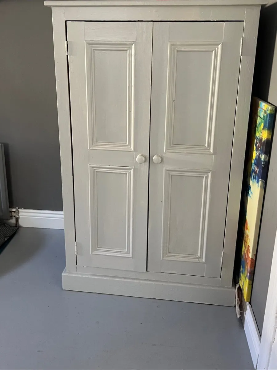 Wooden cabnet - Image 3