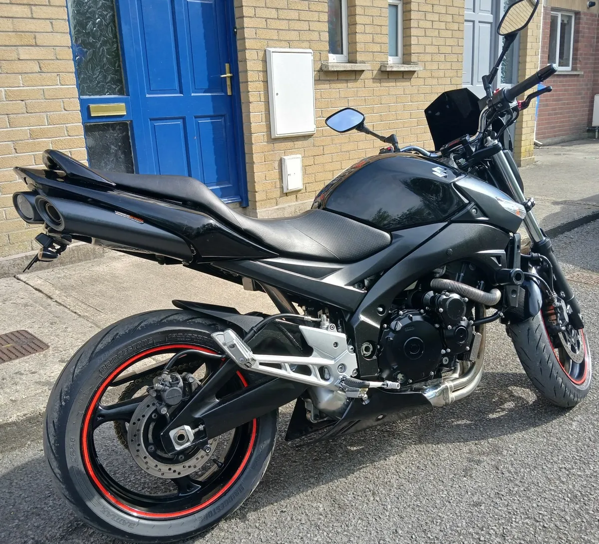 Suzuki GSR600 /2008 - Image 4