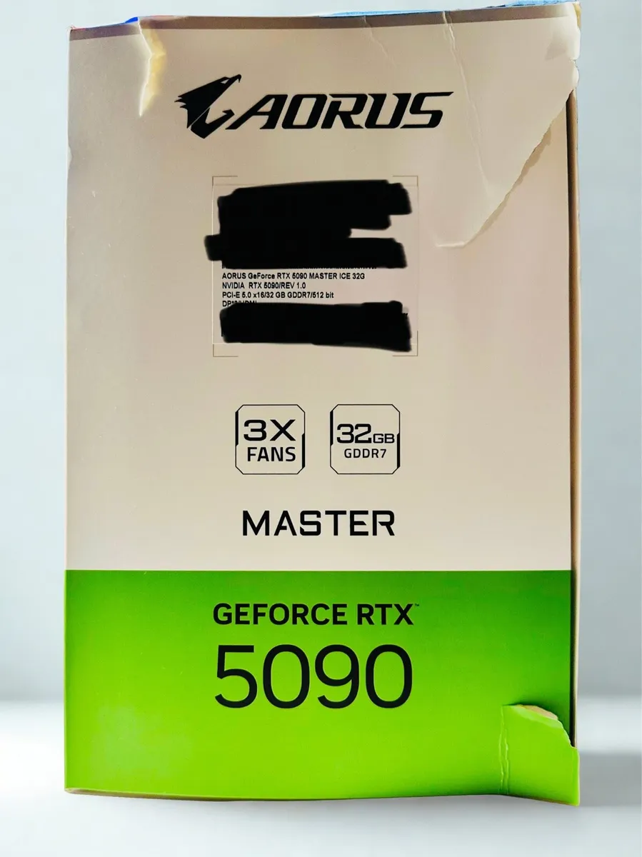 Gigabyte AORUS MASTER RTX 5090 32 GB - Image 3