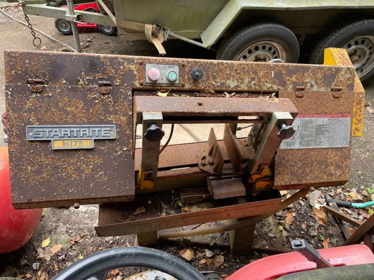 Metal cutting bandsaw - Image 1