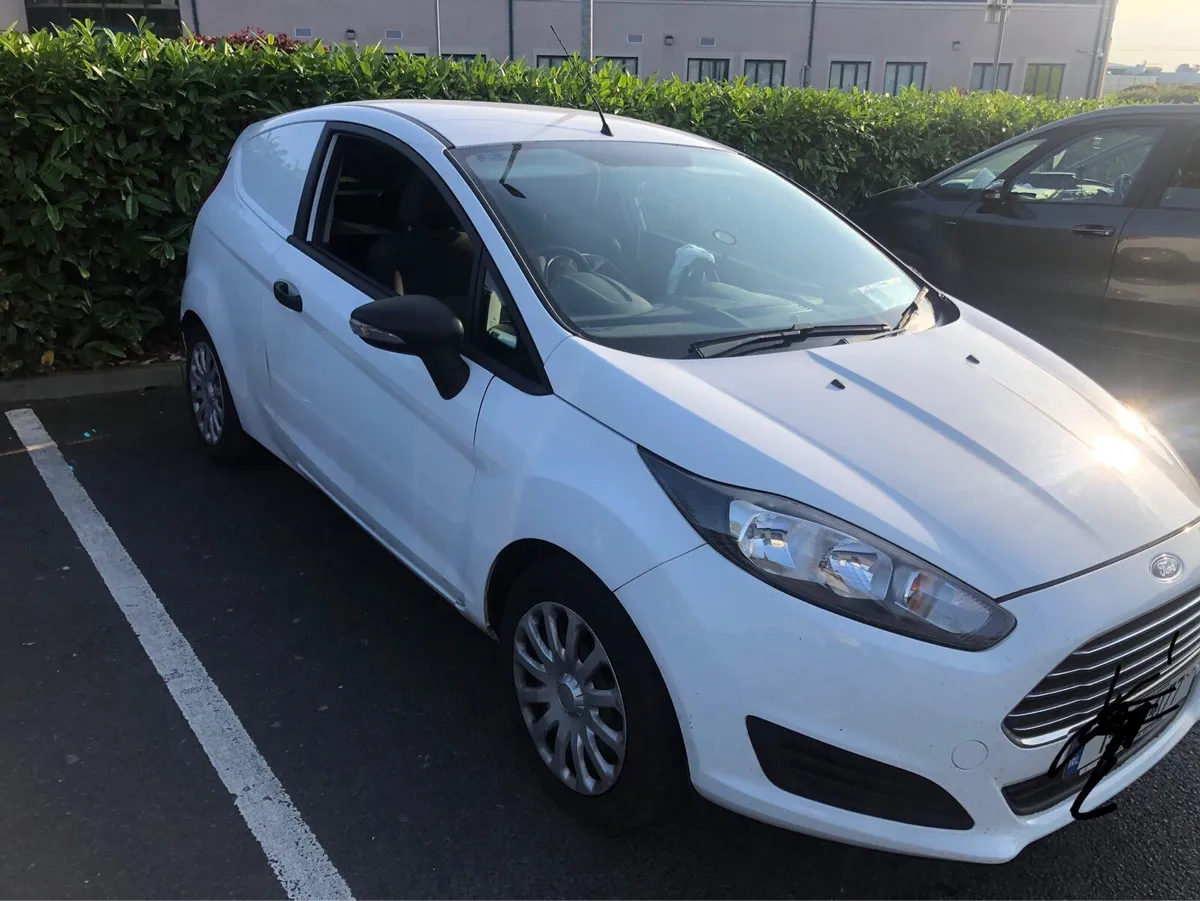 Ford Fiesta Van - Image 2