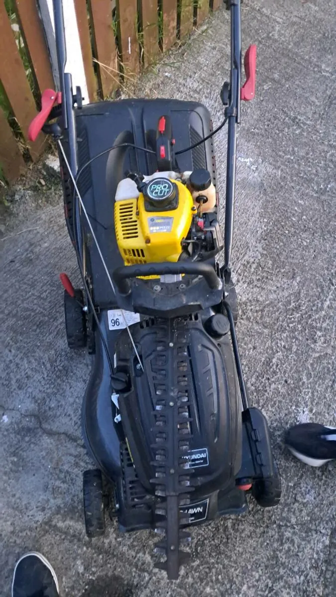 26cc Petrol Hedge Trimmer - Image 1