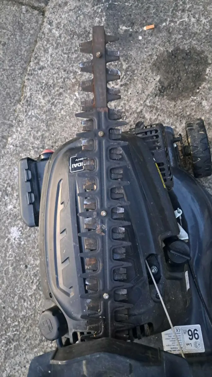 26cc Petrol Hedge Trimmer - Image 3