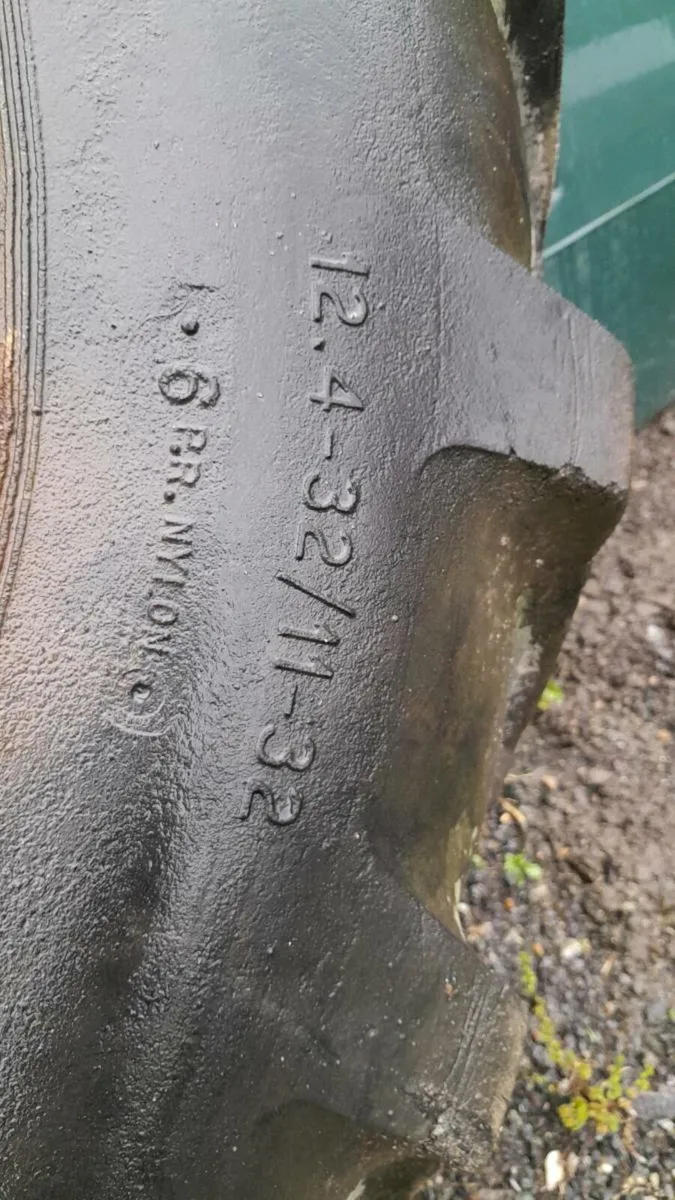 MASSEY FERGUSON 165 TYRES - Image 2