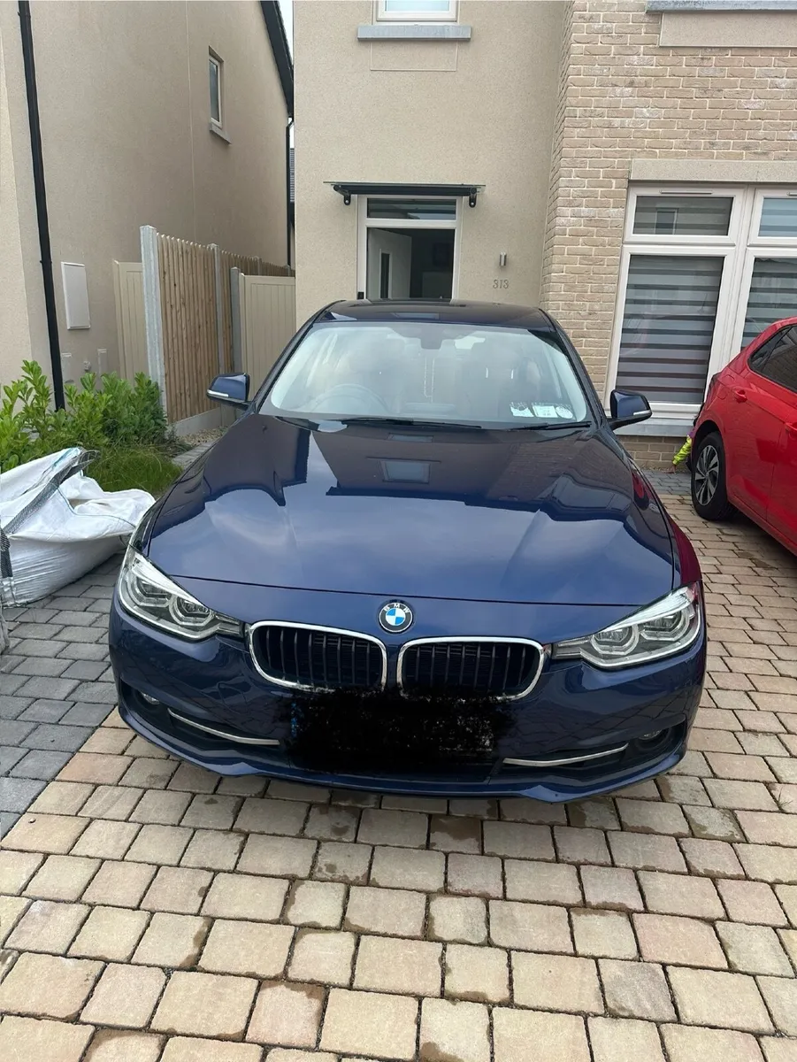 BMW 3-Series 2018 - Image 2