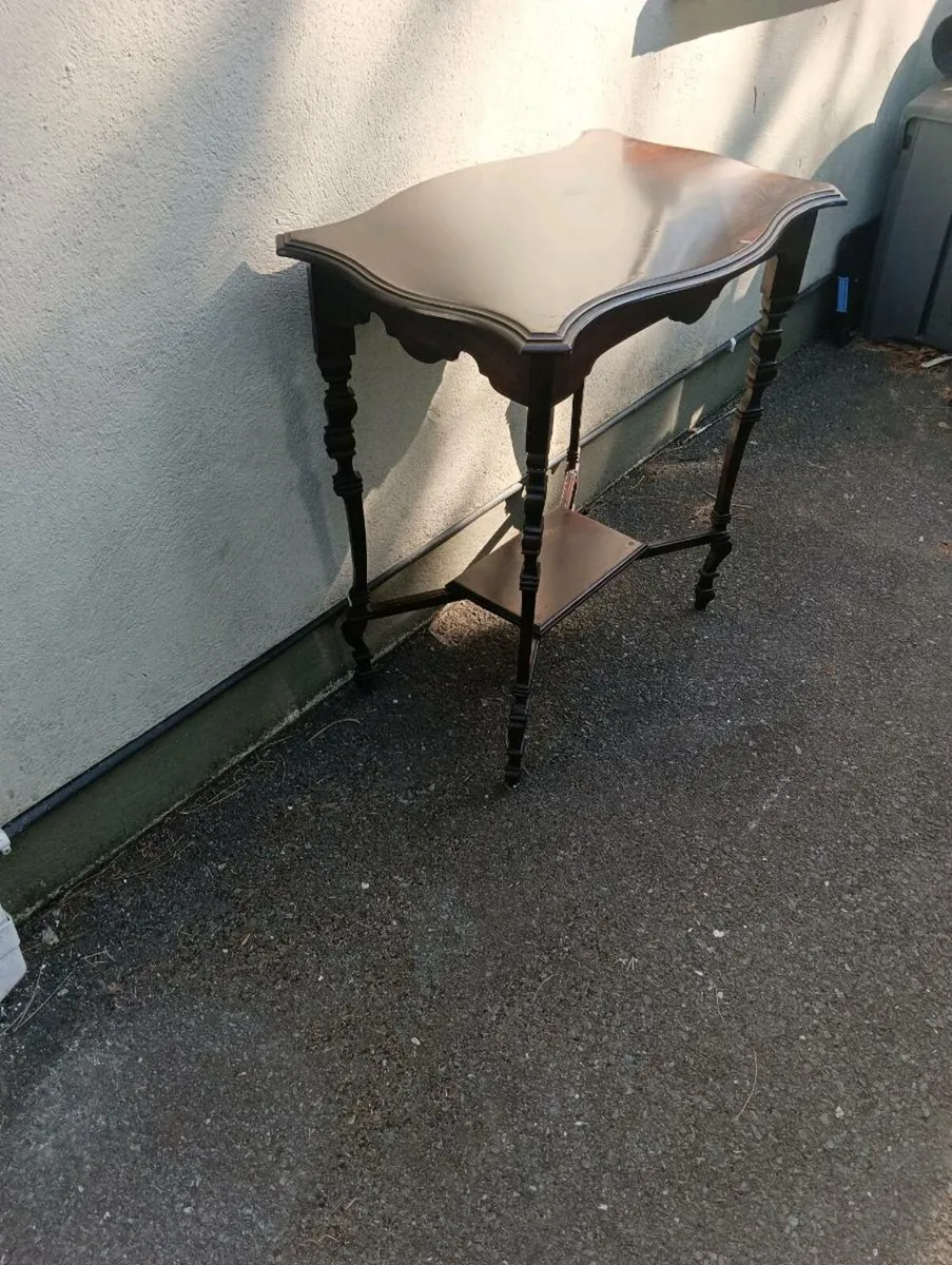 Beautiful table good condition - Image 3