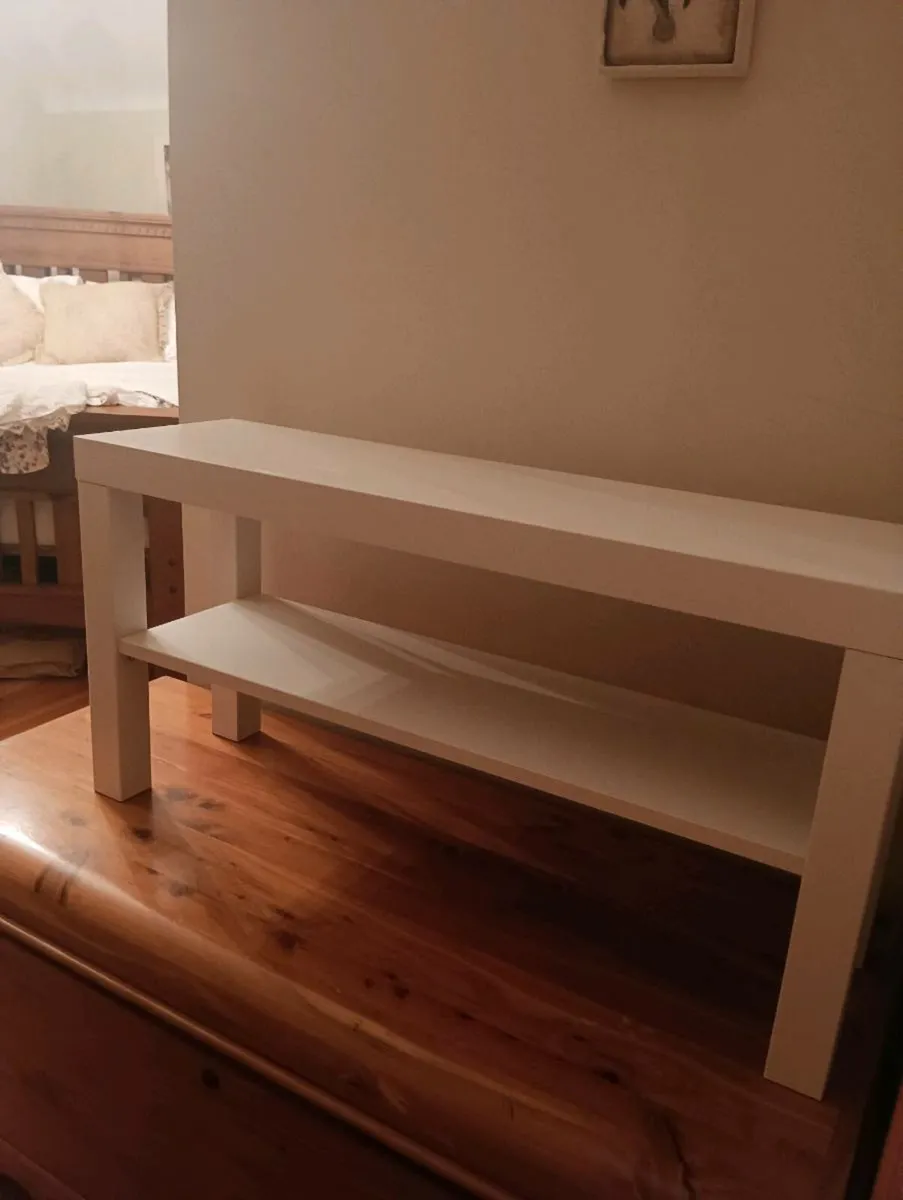 Lovely long slim  table new - Image 3