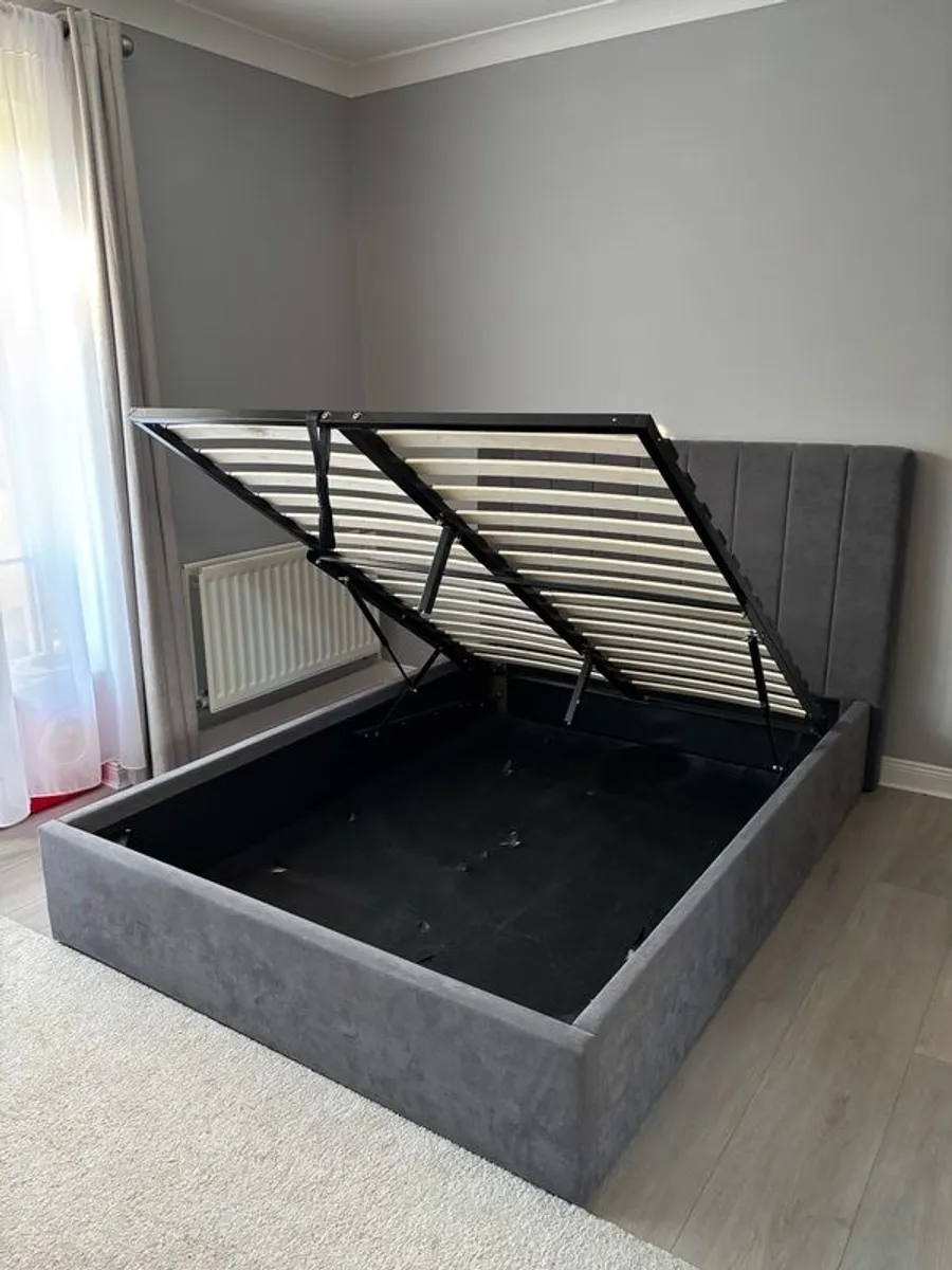 Double bed frame with storage space - Image 3