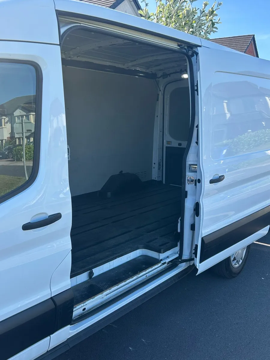 Man with van - Image 4