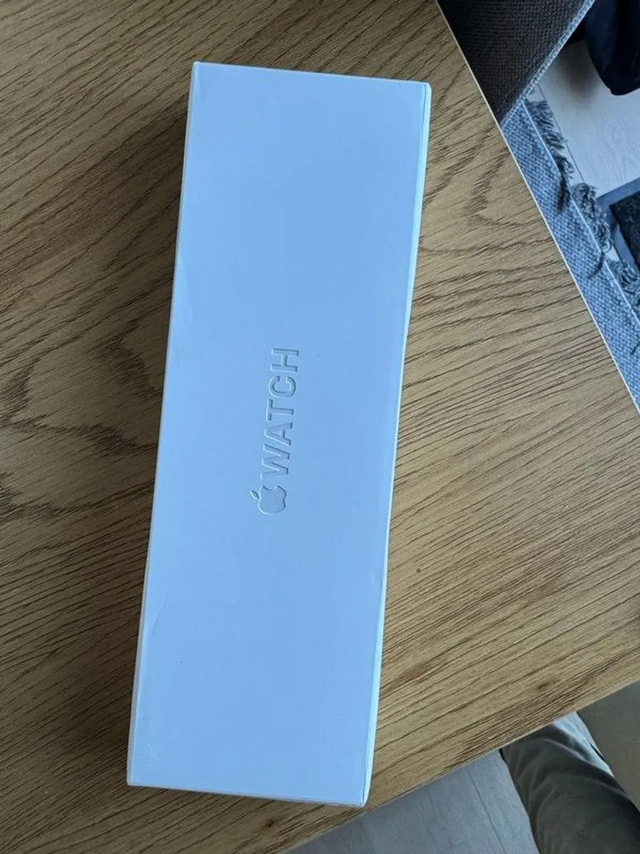 Apple watch - Image 1