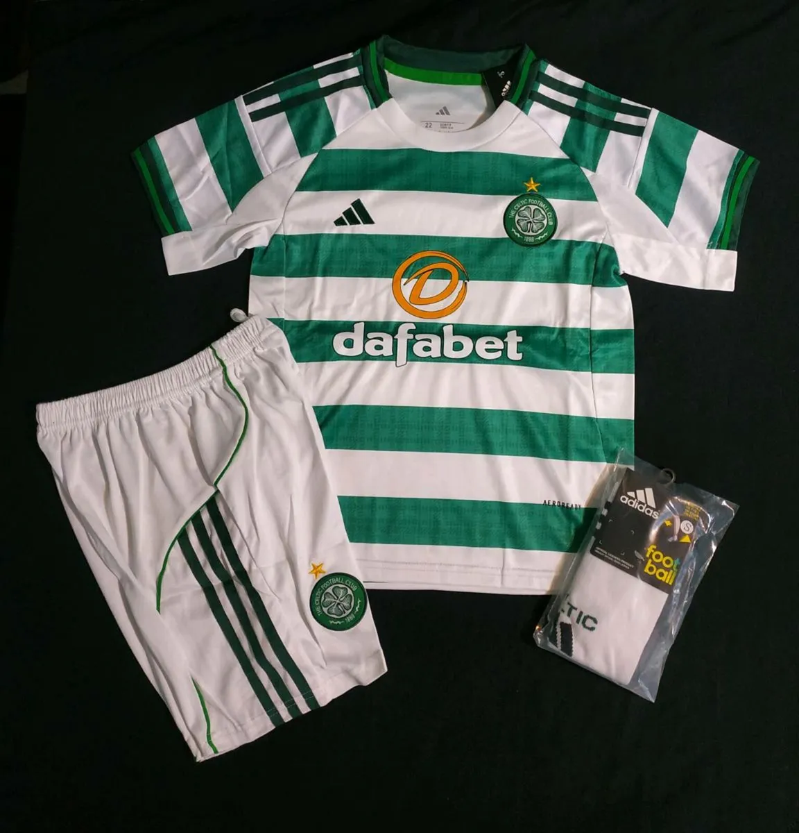 CELTIC 25/26 ( KIDS FULL KIT) 6/7 , 7/8 , 10/11 YR