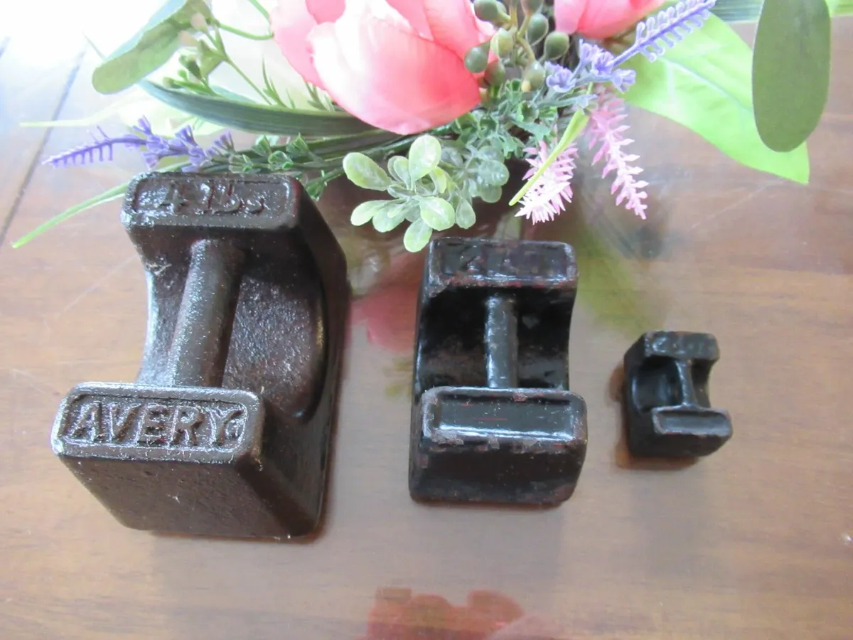 antique weights avery cast iron cottage door  RARE - Image 1