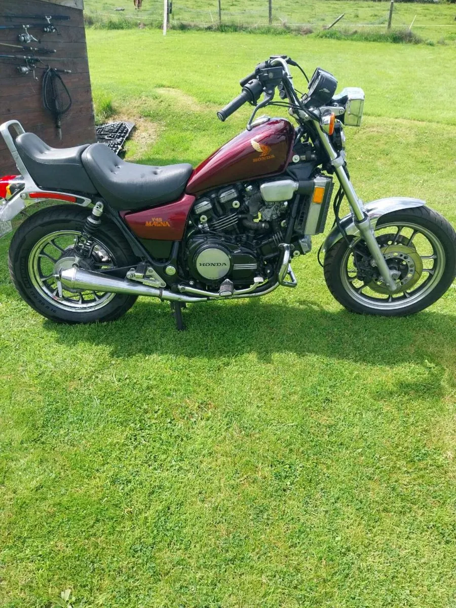 1984 Honda magna v45 750 - Image 1
