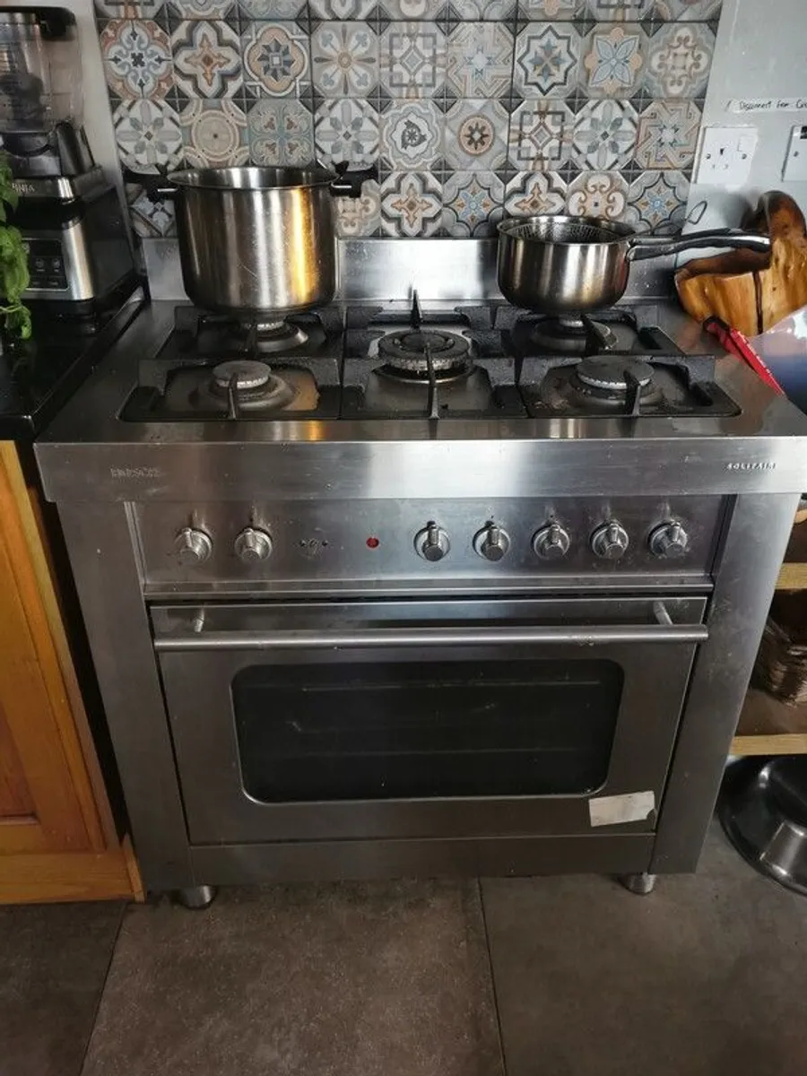 Stove. And separate double oven - Image 2