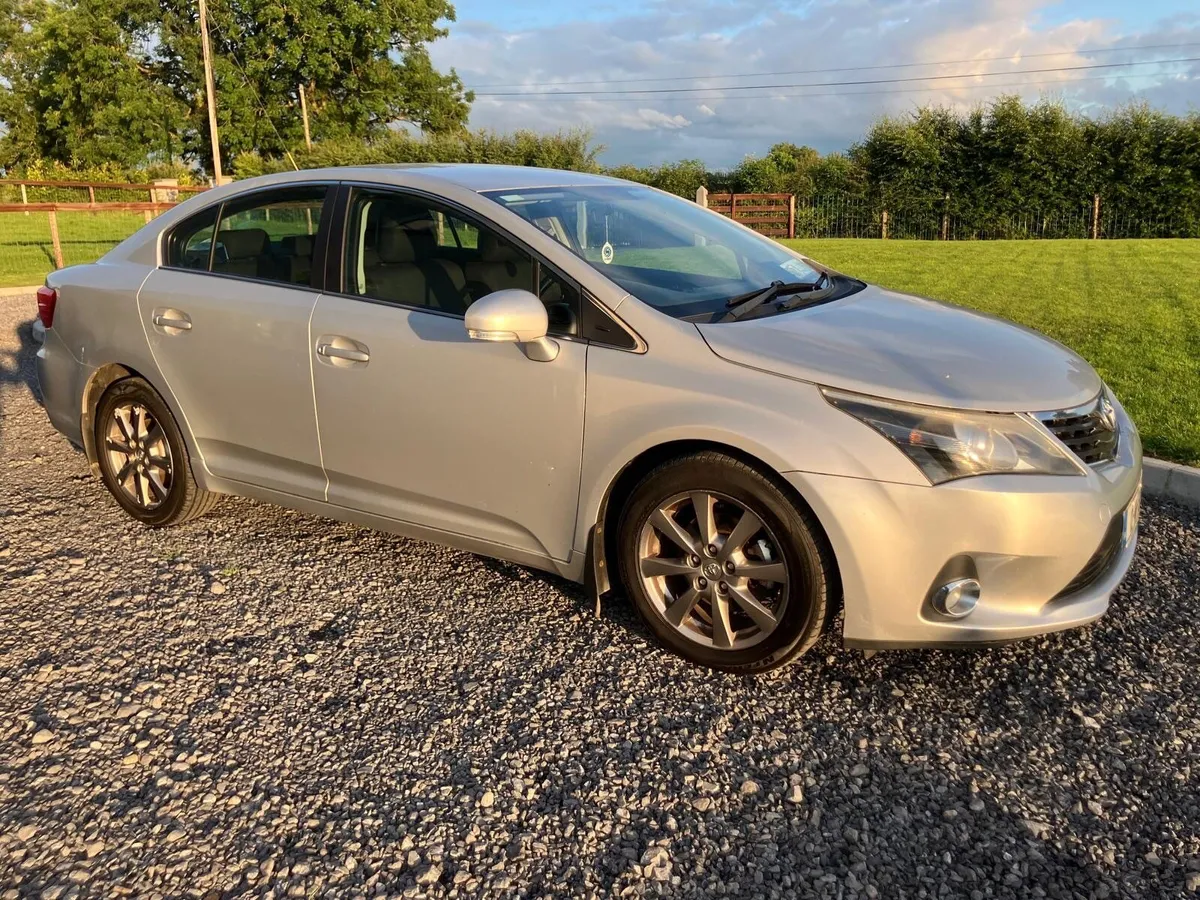 Toyota Avensis 2012 - Image 2