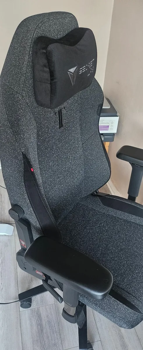 Secret Lab Gaming/ Office Chair - Image 1