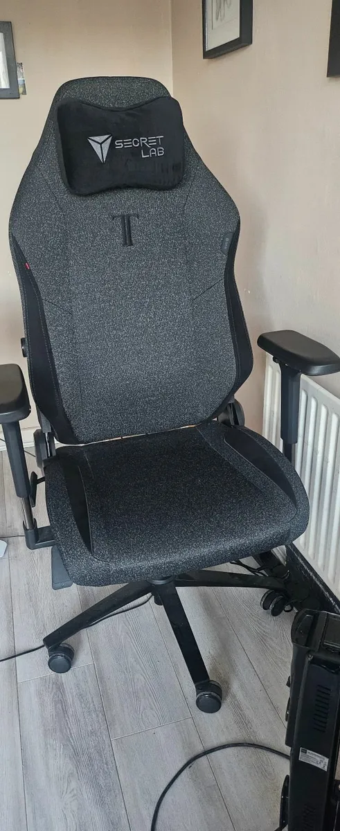 Secret Lab Gaming/ Office Chair - Image 3