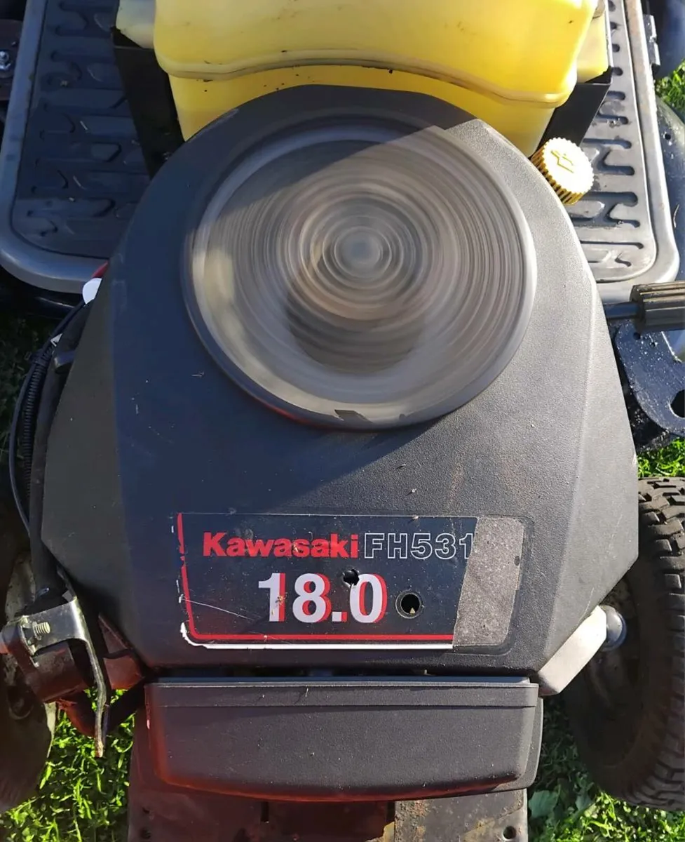 Ride on lawnmower 18hp kawasaki - Image 3
