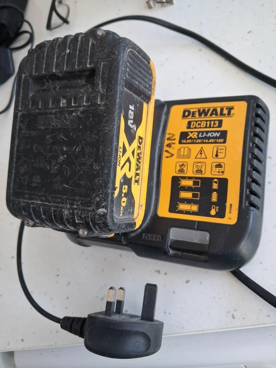 Charger and battery DeWalt 5Ah