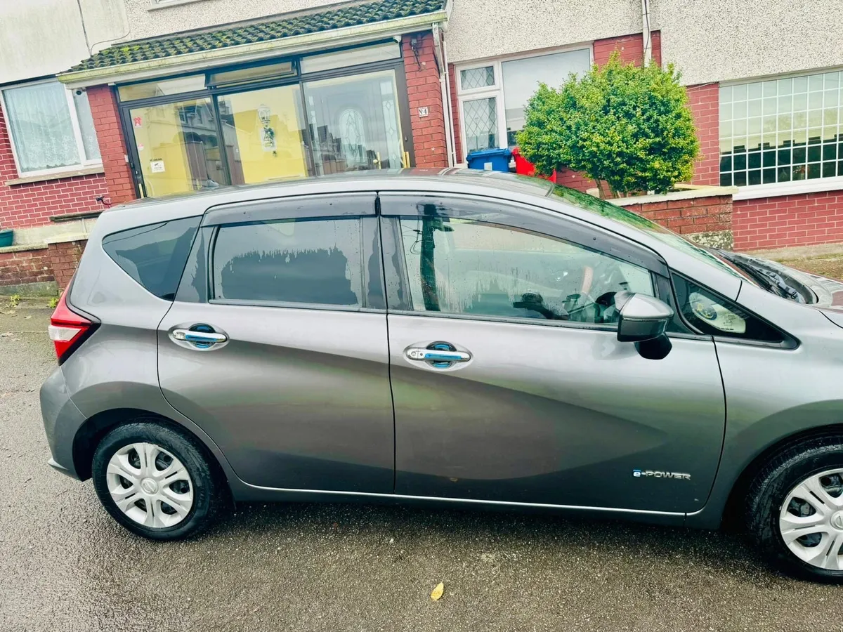 Nissan note 1.2 hybrid petrol E-power 2017 auto - Image 3