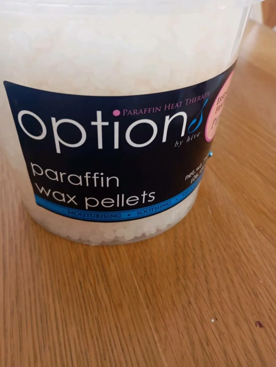 Paraffin wax pellets - Image 1