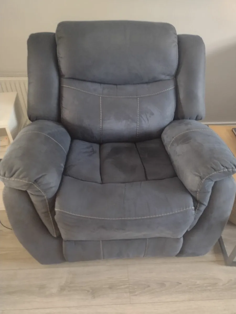 Reclining chair - Image 2