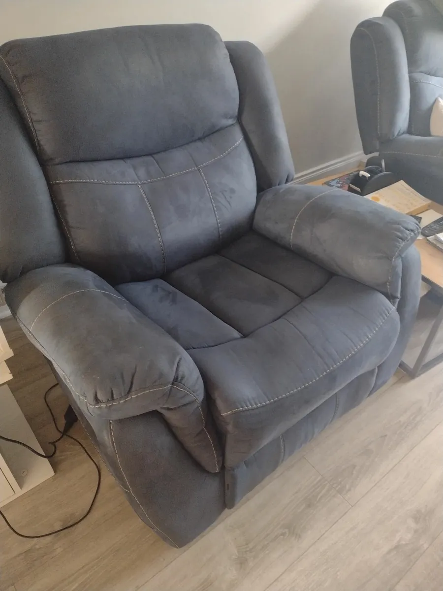 Reclining chair - Image 3
