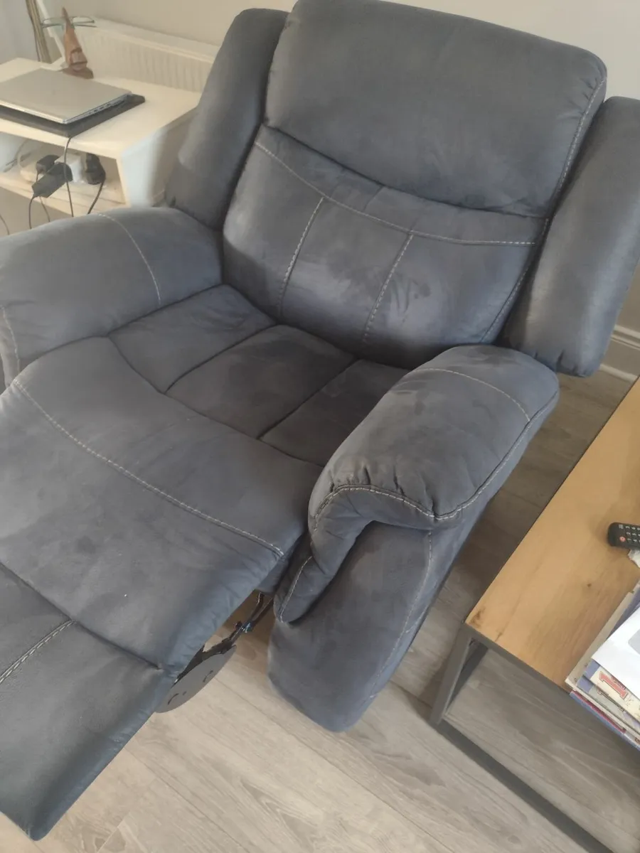 Reclining chair - Image 4